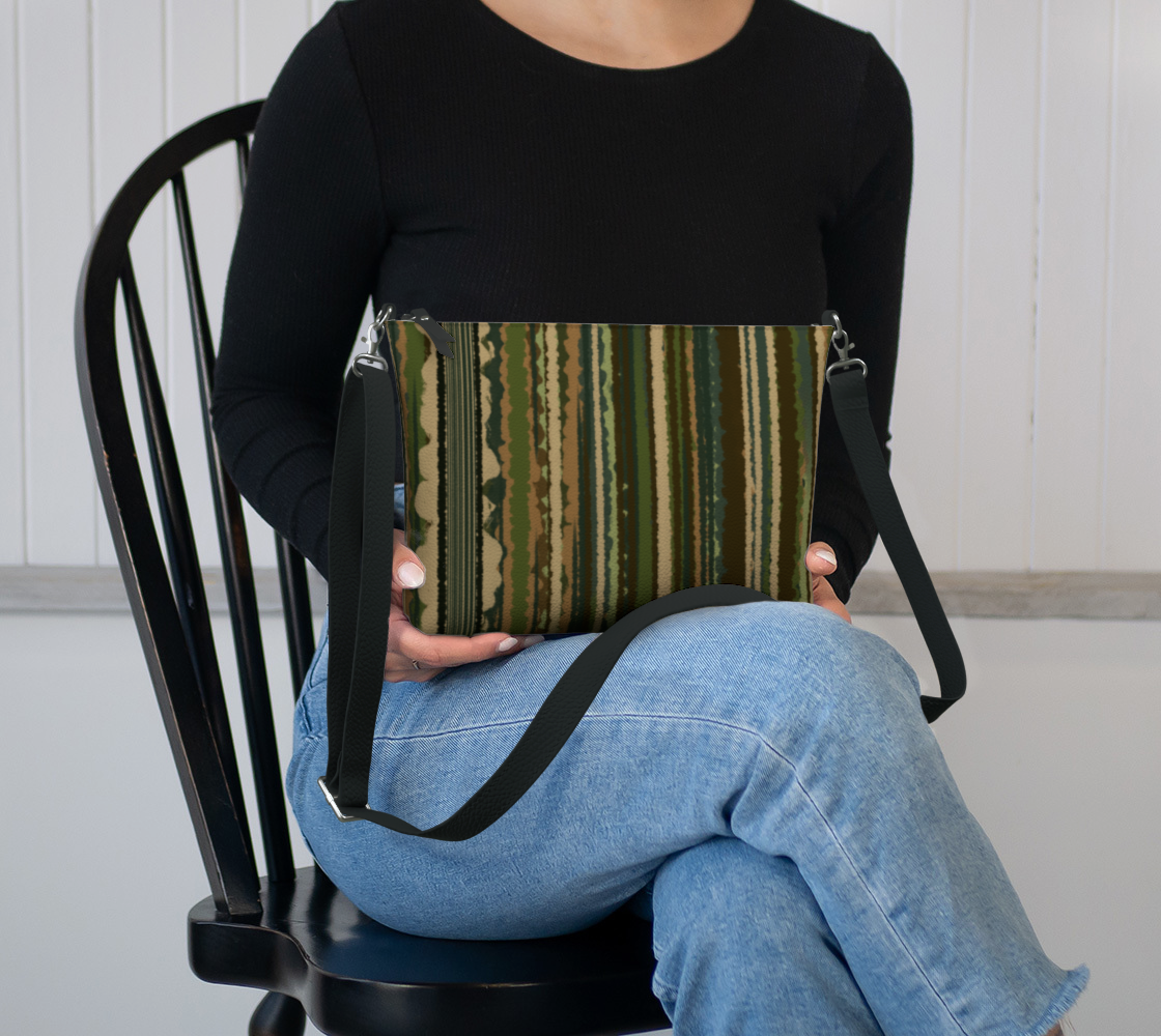 Lily Small Crossbody Bag | Hands-free Function | Wearable Design